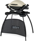Weber Q1000 Gasgrill mit Stand, 43 × 32 cm Grillfäche, Portabler BBQ Grill, 1 Brenner, 2-geteilter porzellanemaillierter Guss-Grillrost, Titanium