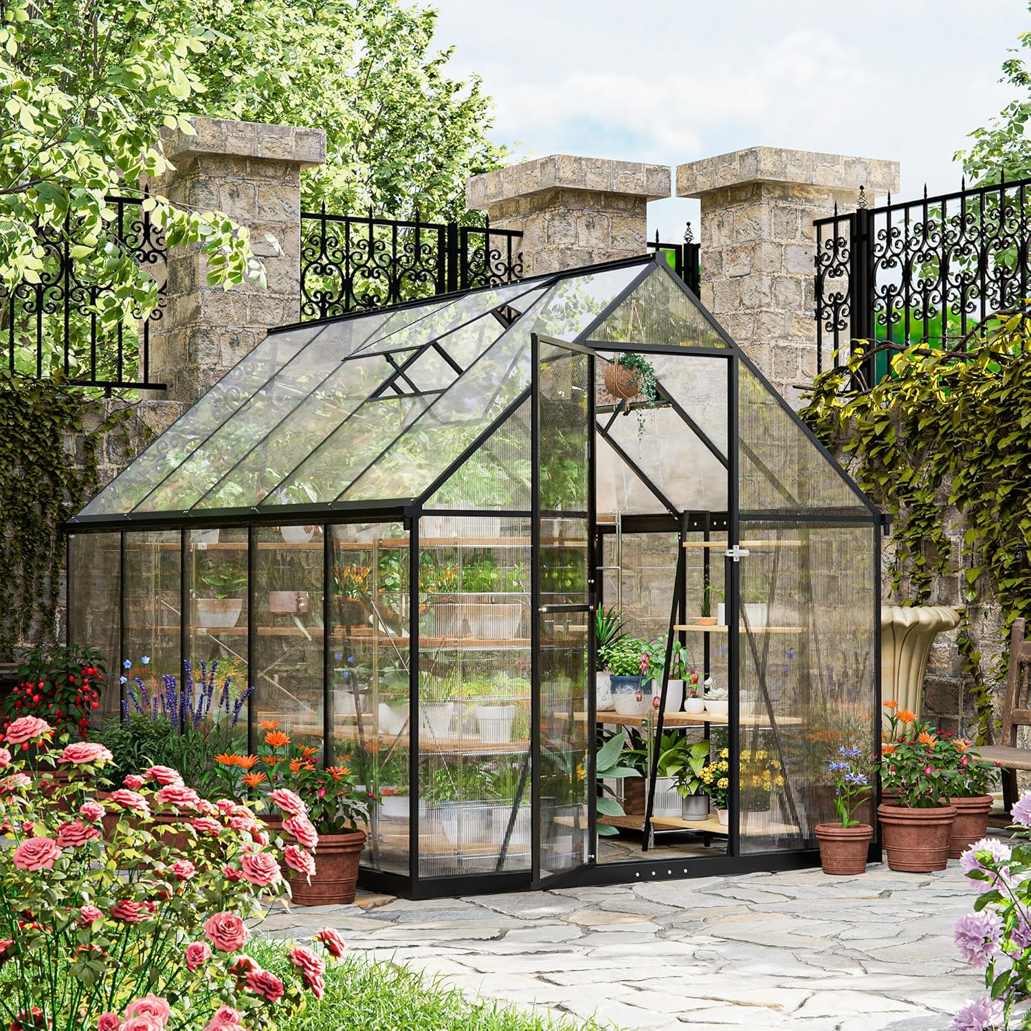 ALAULM Polycarbonat-Gewächshaus 175 × 281 × 195 cm, Schwarz, Mit abschließbarer Tür, Satteldach, Lüftungsfenster & Regenrinnen